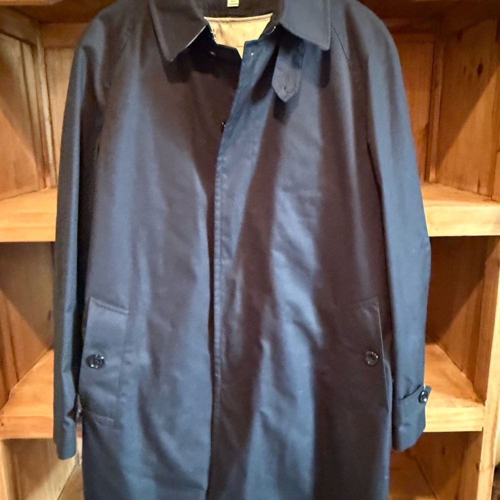 Burberry Men’s trench with removable lining.